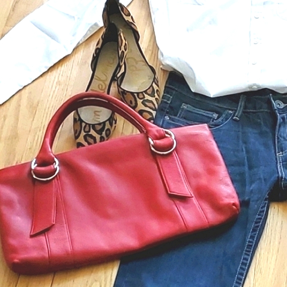 Express Red Leather Purse. Beautiful. Excellent condition.